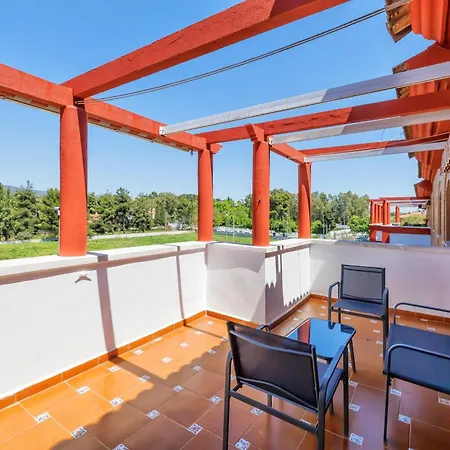 Lirio & Parking & Piscina Apartment Cordoba