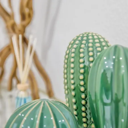 Lirio & Parking & Piscina Apartment *