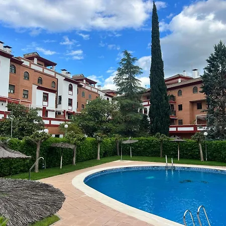 Lirio & Parking & Piscina * Cordoba