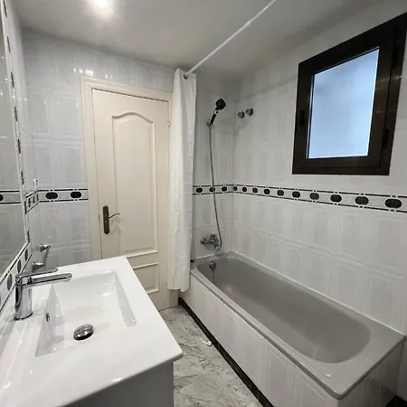 Lirio & Parking & Piscina Apartment