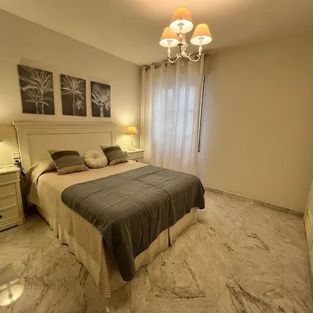 Apartment Lirio & Parking & Piscina
