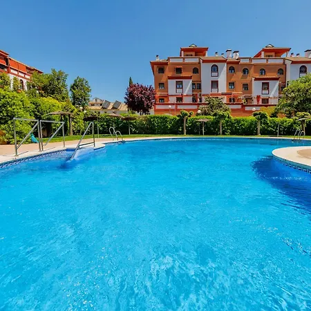 Lirio & Parking & Piscina Apartment Cordoba