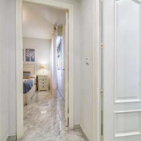 Lirio & Parking & Piscina Apartment