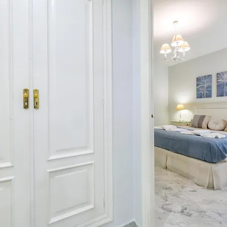 Lirio & Parking & Piscina Apartment